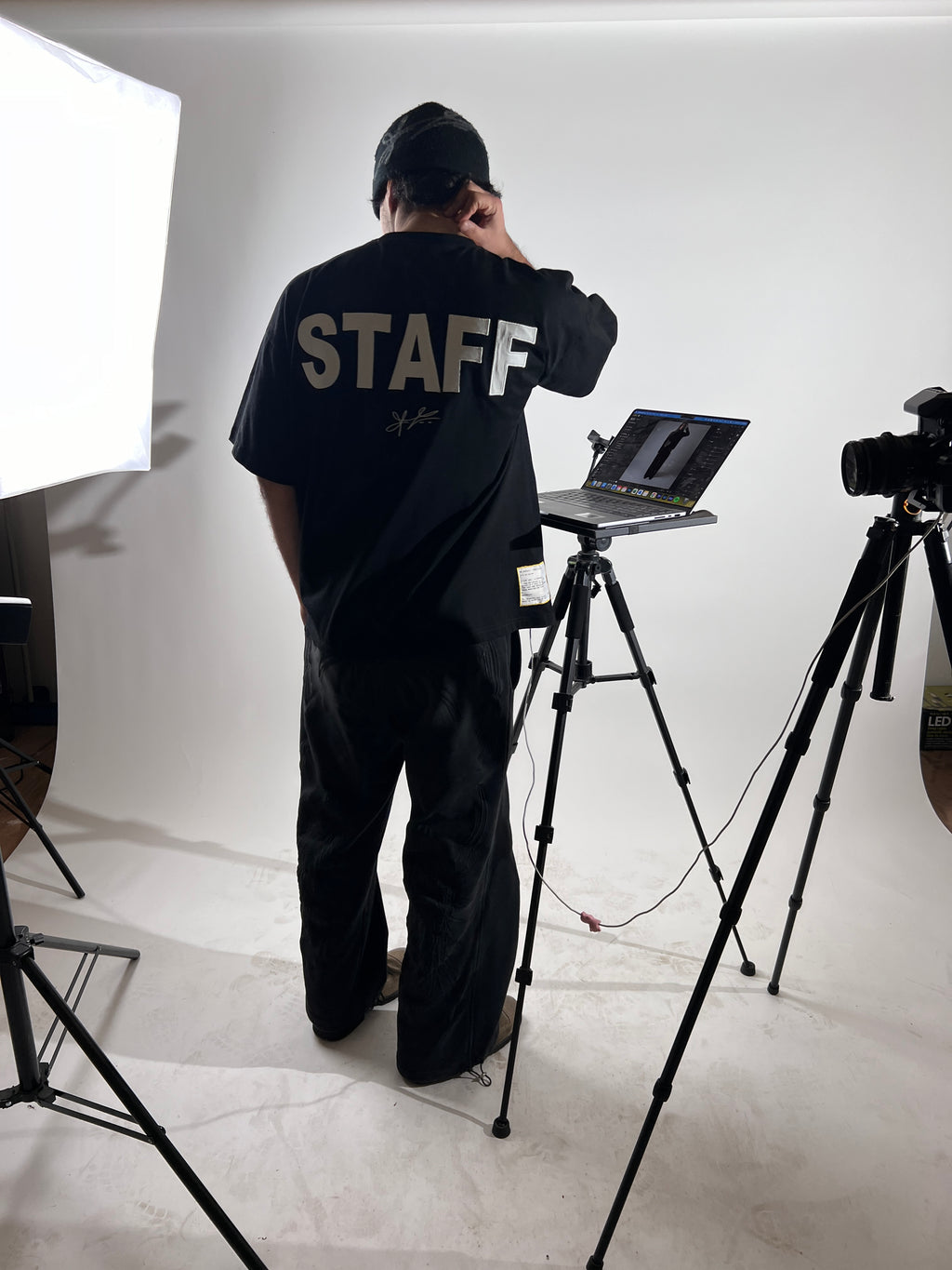 STAFF TEE (EMBROIDERY)