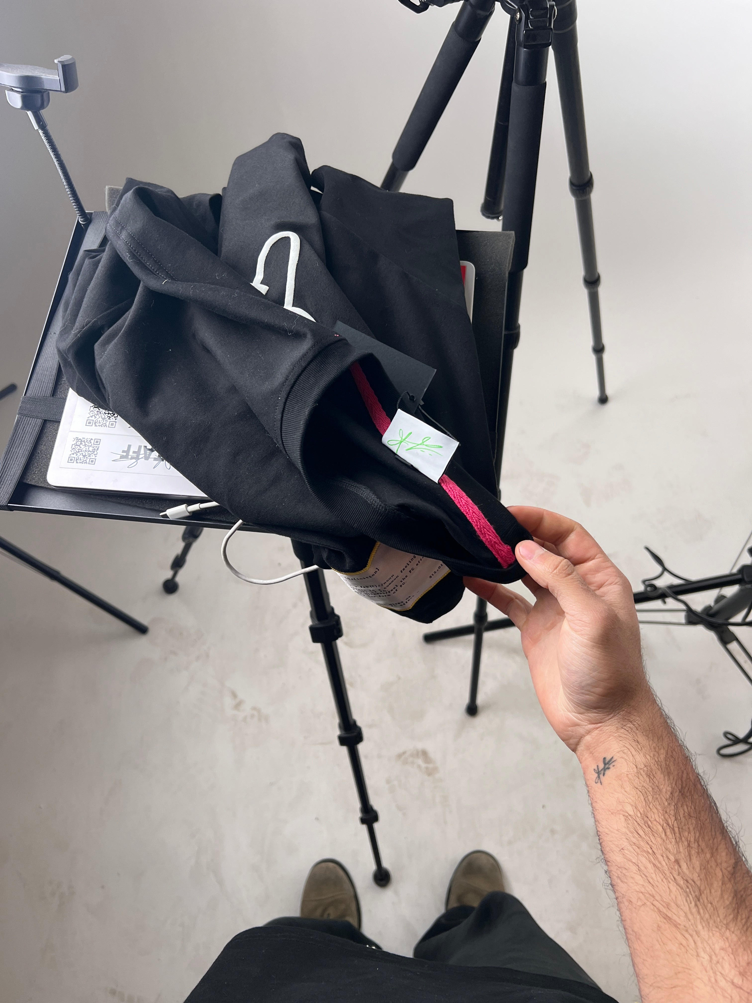 STAFF TEE (EMBROIDERY)