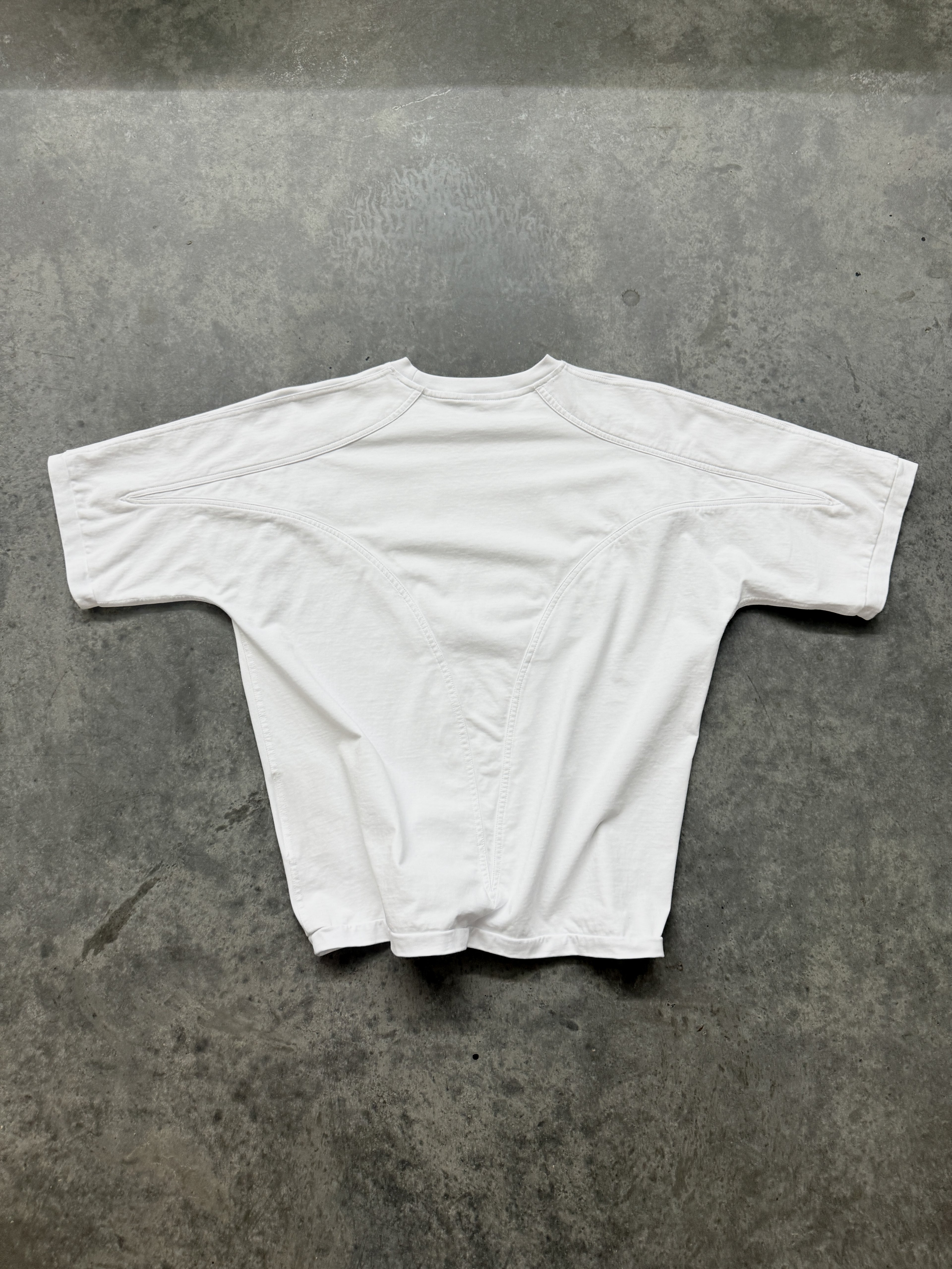 Blanco Tee